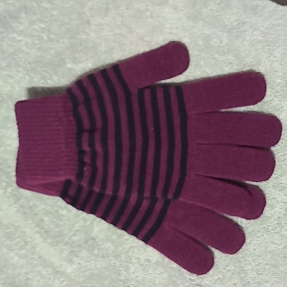 Stylish Purple and Brown Gloves Set - Picture 2 of 4